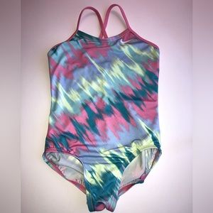 Nike One Piece Swimsuit Girl’s Sz 5-6 YRS GUC